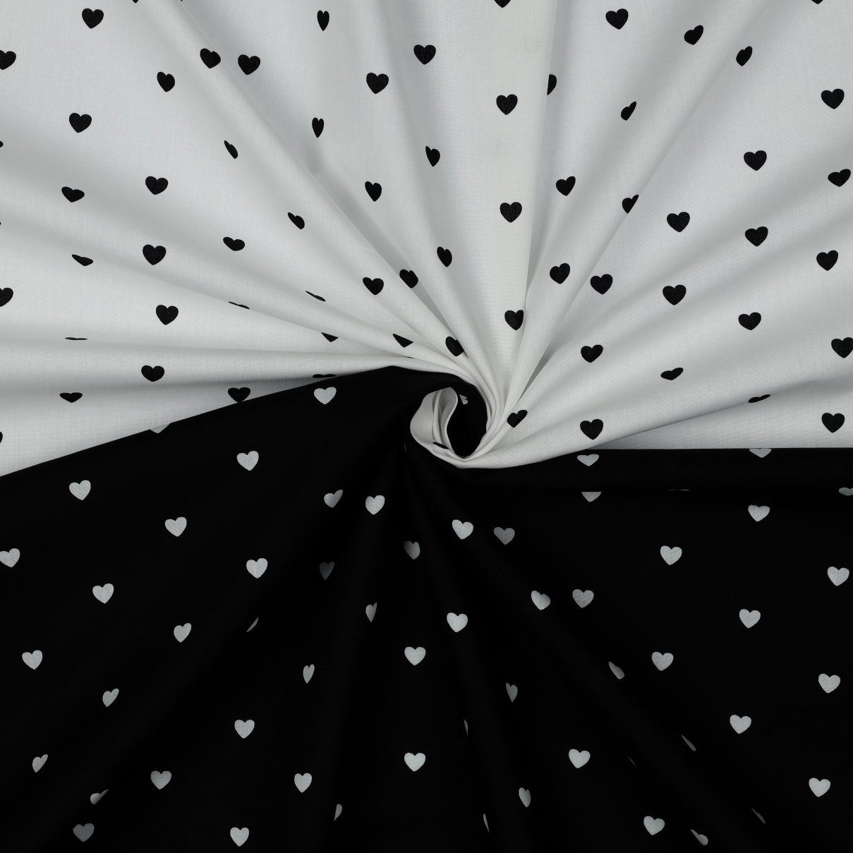 Katoen Poplin Mini Hartjes Zwart – Wit – Zacht & Ademend