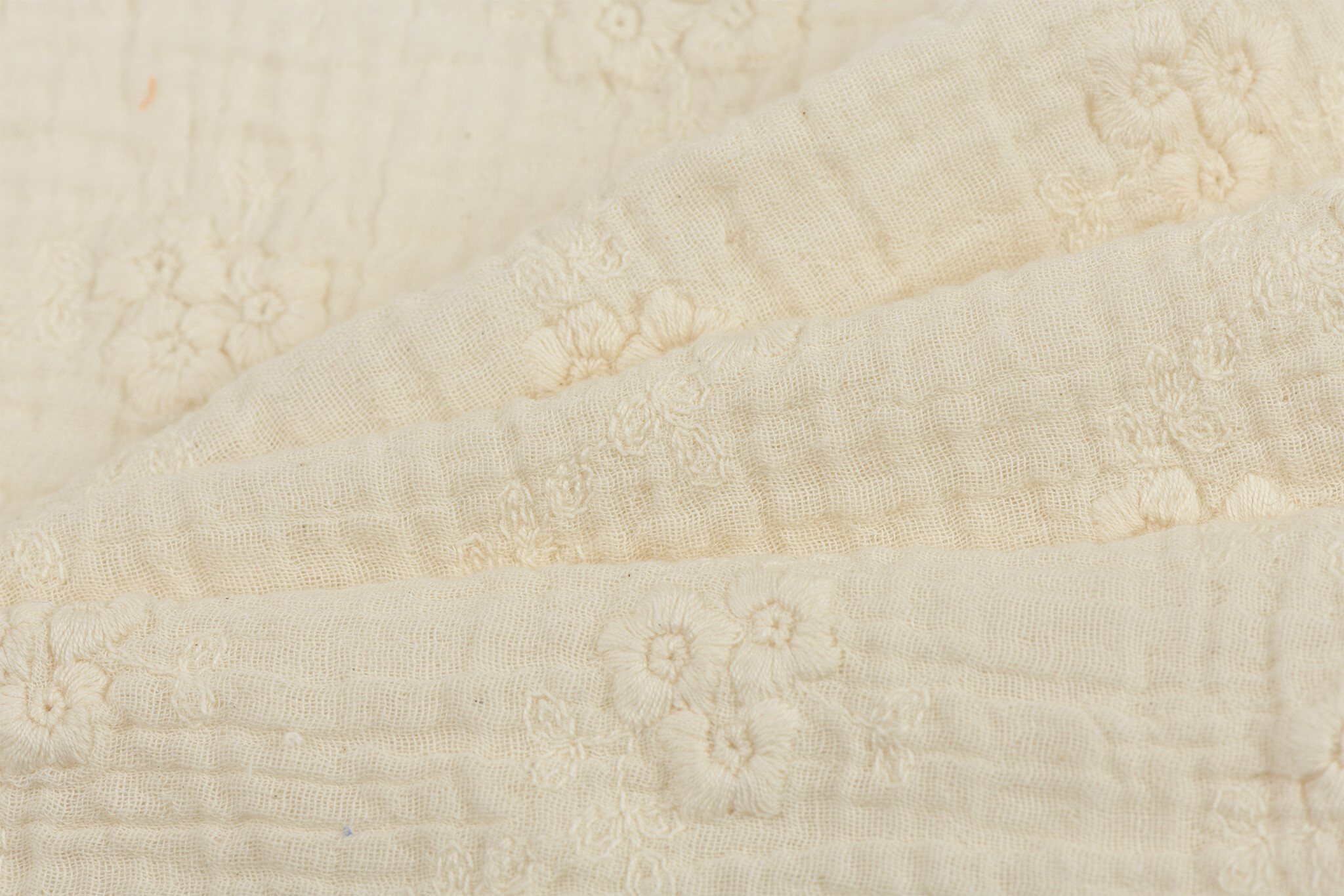 Hydrofiel Stof Embroidery Bloemen Naturel – Zacht & Ademend