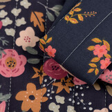 Doorgestikte Katoen Stepped Bloemenprint Insano Blauw – Zacht & Stijlvol