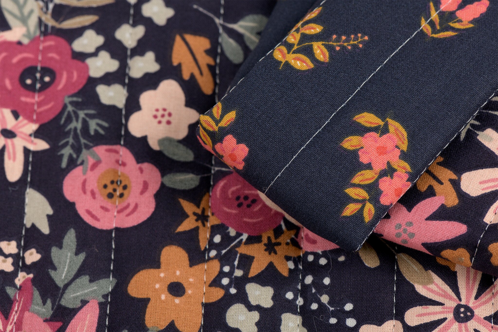 Doorgestikte Katoen Stepped Bloemenprint Insano Blauw – Zacht & Stijlvol