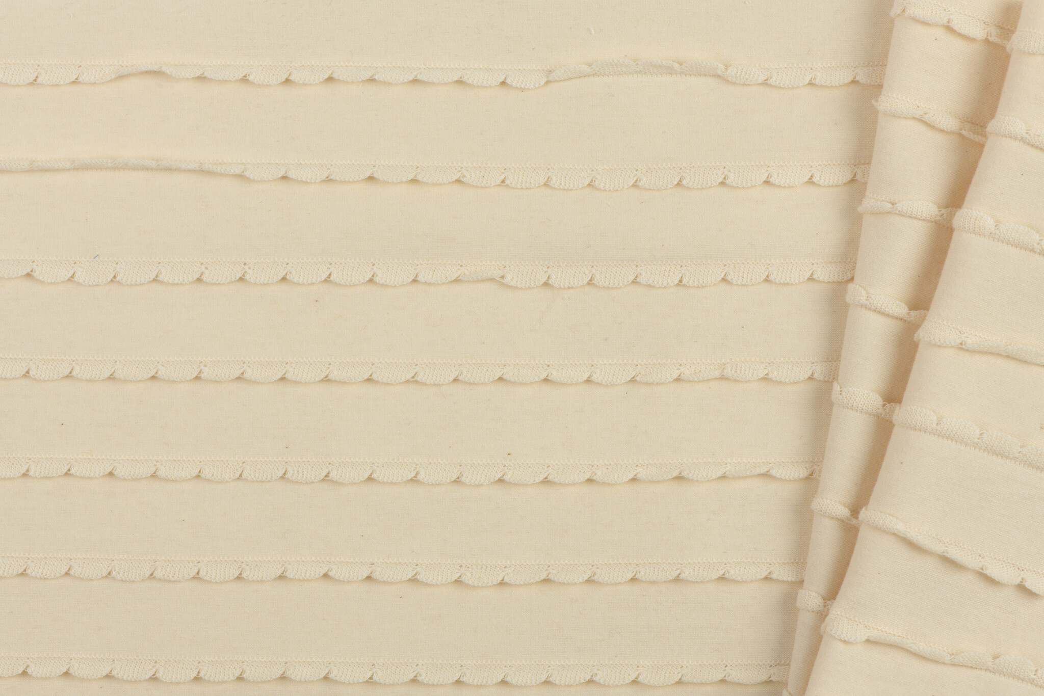 Jersey Katoen Ruffles – Naturel – Zacht, Rekbaar & Speels