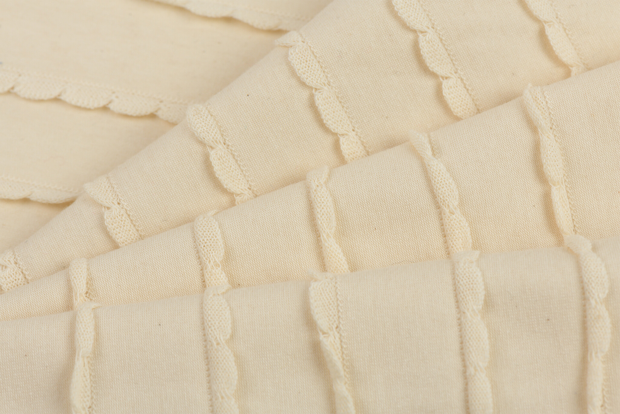 Jersey Katoen Ruffles – Naturel – Zacht, Rekbaar & Speels