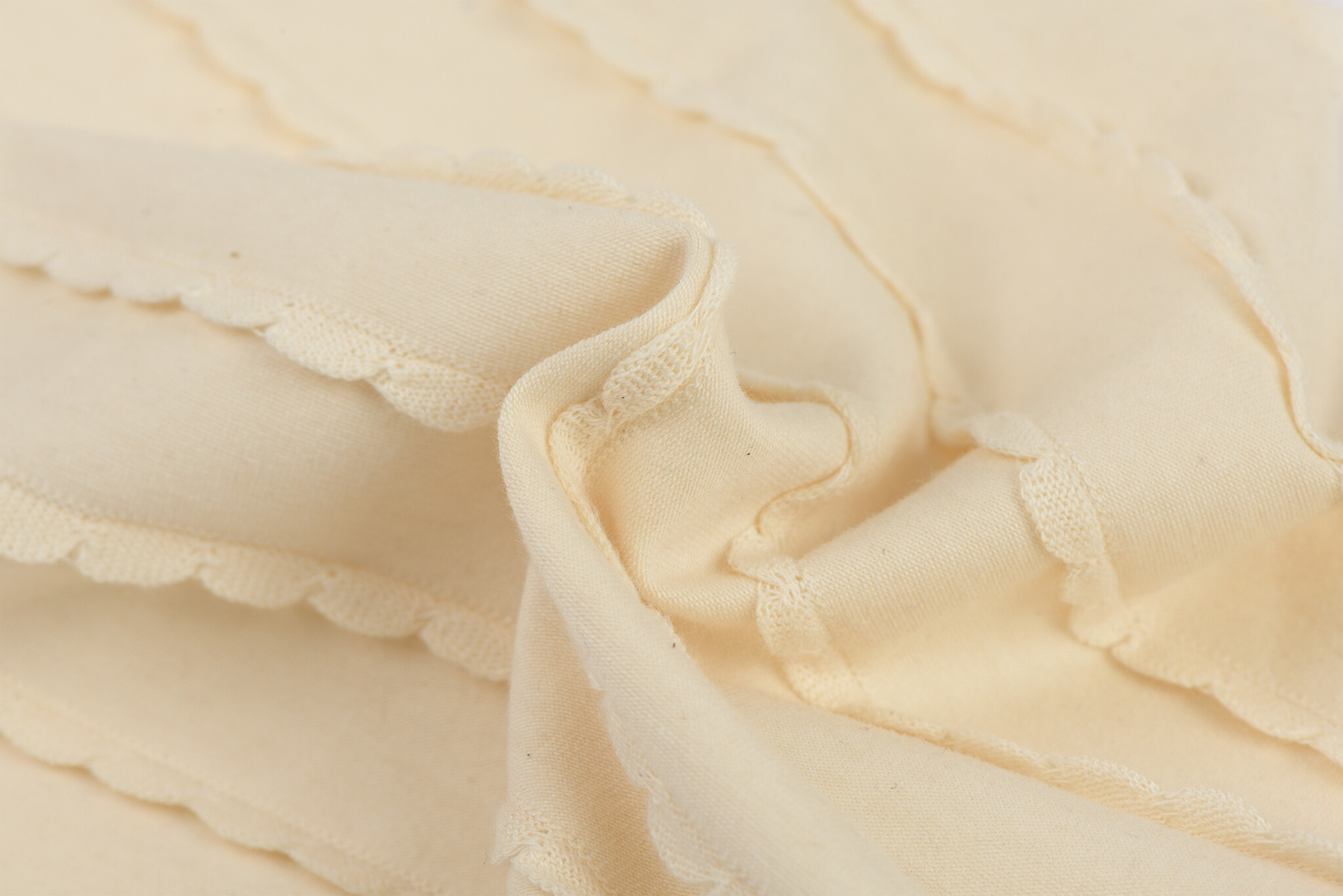 Jersey Katoen Ruffles – Naturel – Zacht, Rekbaar & Speels