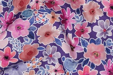 Katoen Poplin Stof Digitale Print – Bloemen – Paars