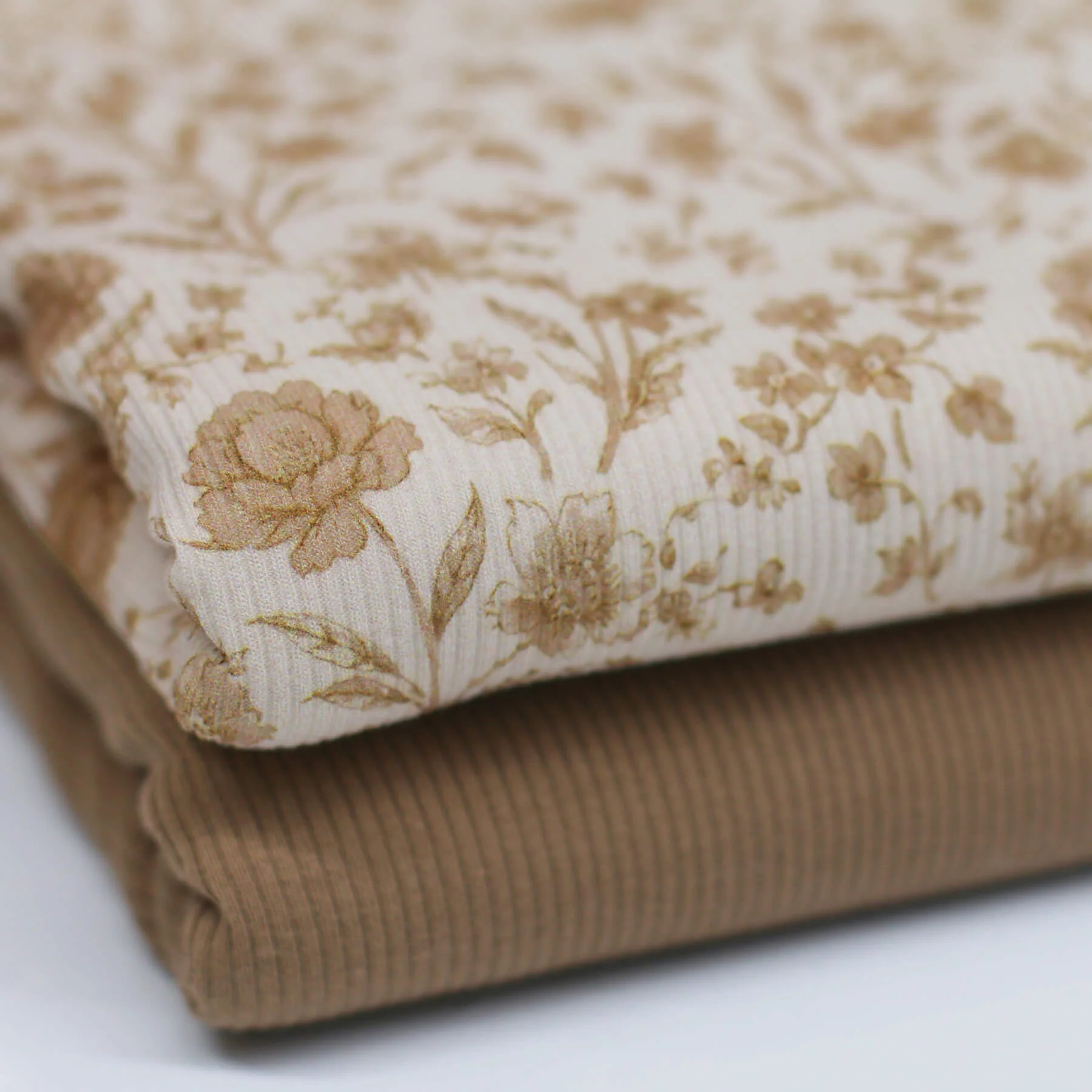 Rib Jersey Stof Beige Vintage Bloem – Tijdloos & Elegant