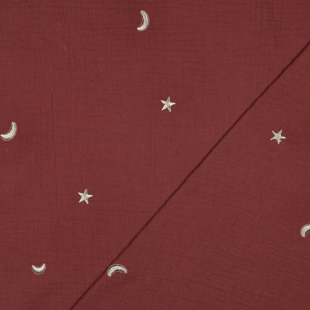 Hydrofiel Stof Dusty Rood Embroidery Maan & Sterren – Double Gauze