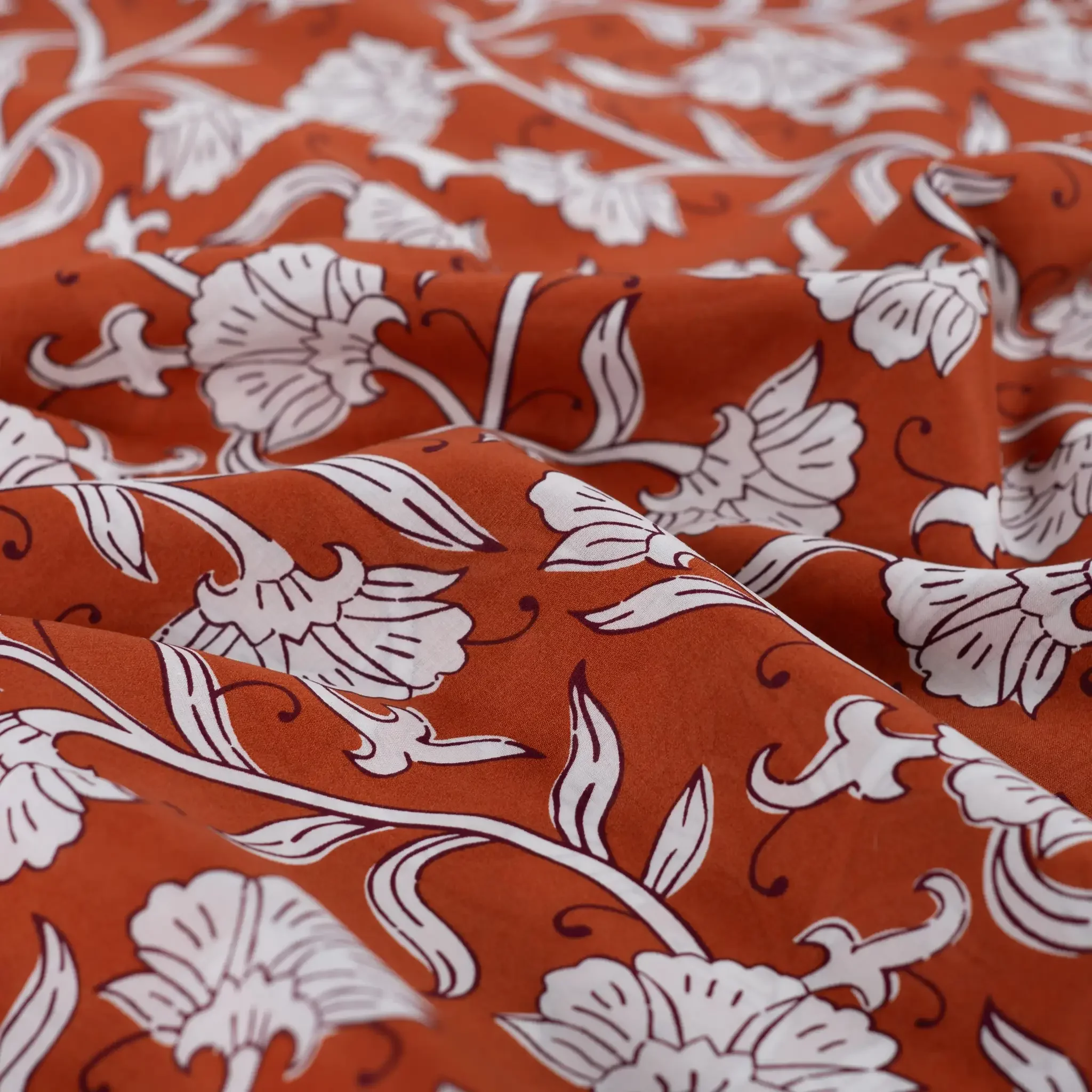 Katoen Voile Bloemen Cognac – Licht, Luchtig & Soepel