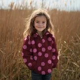 Teddy Stof Dots Bordeaux – Zacht, Warm & Trendy