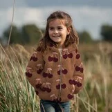 Teddy Stof Kersen Bruin – Zacht, Warm & Speels