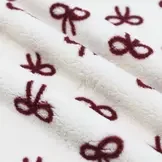 Teddy Stof Naturel met Bordeaux Strik – Zacht & Schattig