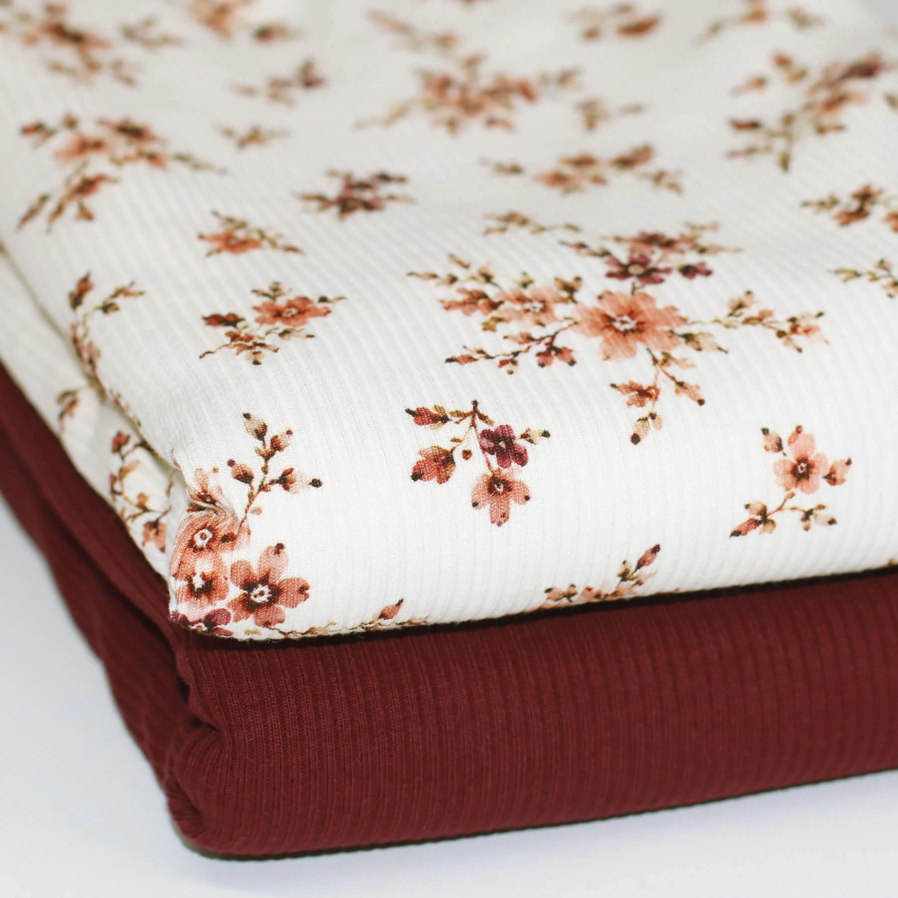 Rib Jersey Stof Klassieke Bloem Bruin Bordeaux – Lief & Speels