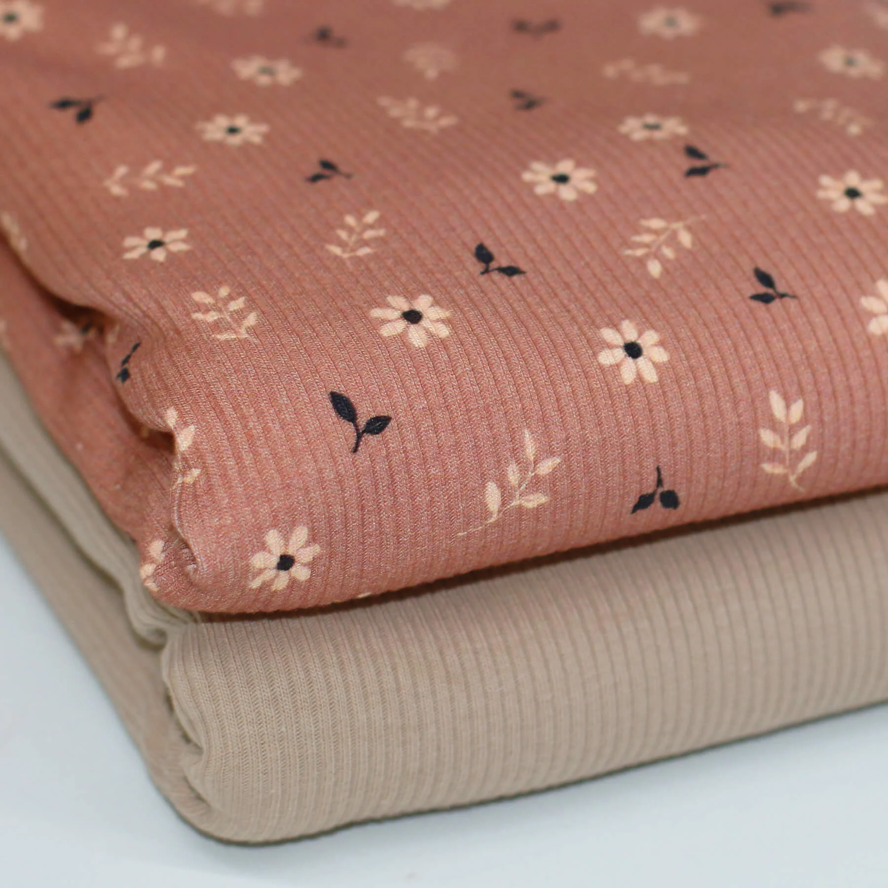Rib Jersey Stof Klein Madeliefje Klei Roze – Zacht & Speels