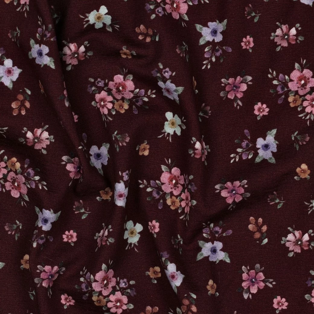 Jersey Katoen Bloemen Bordeauxrood – Zacht, Rekbaar & Ademend