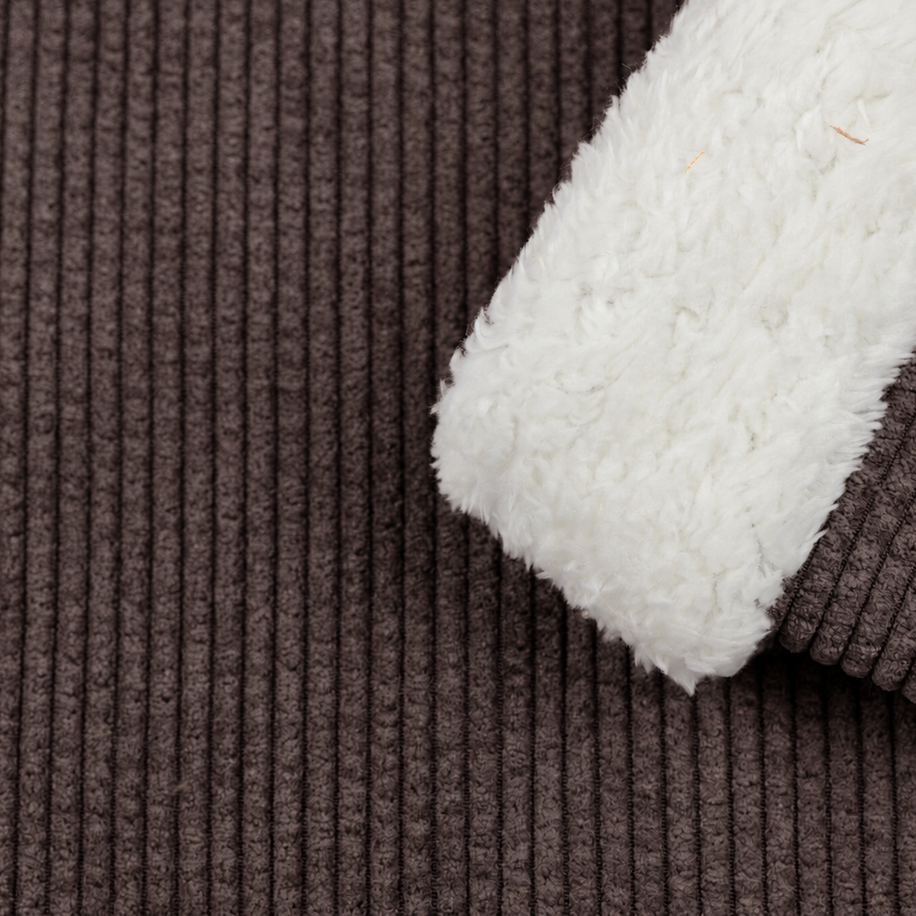 Faux Fur Corduroy Stof Bruin – Warm, Dubbelzijdig & Stijlvol