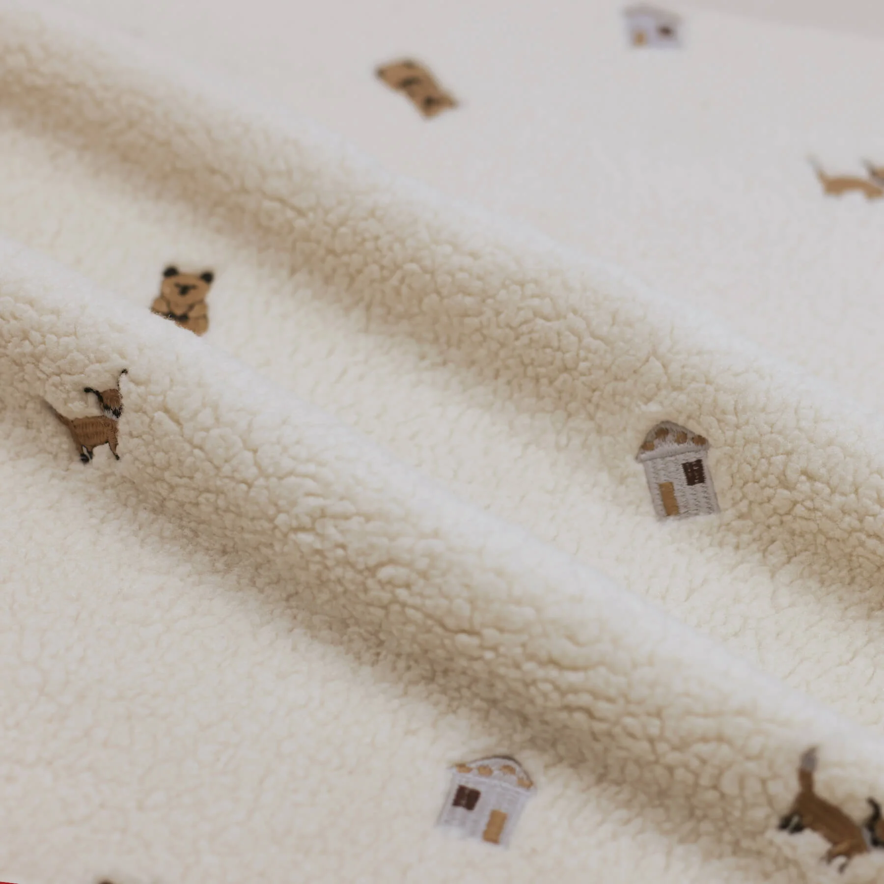 Teddy Stof Geborduurd Bosdieren Naturel – Zacht & Warm