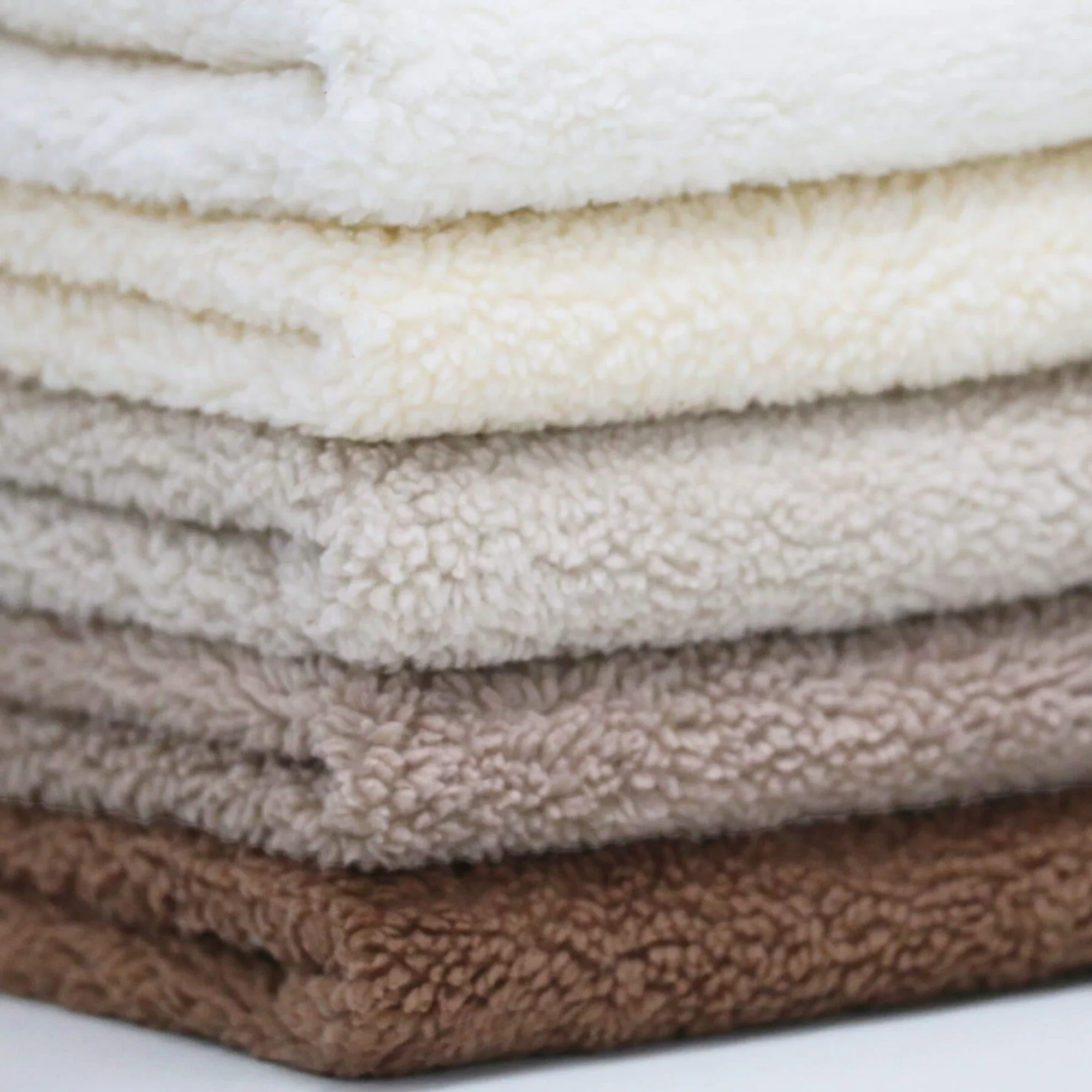 Katoenen Teddy Stof Donker Beige – Zacht, Donzig & Veelzijdig