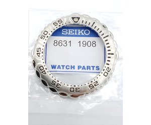 Seiko SHC041P1 / SHC051P9 bezel Quartz Diver - WatchPlaza