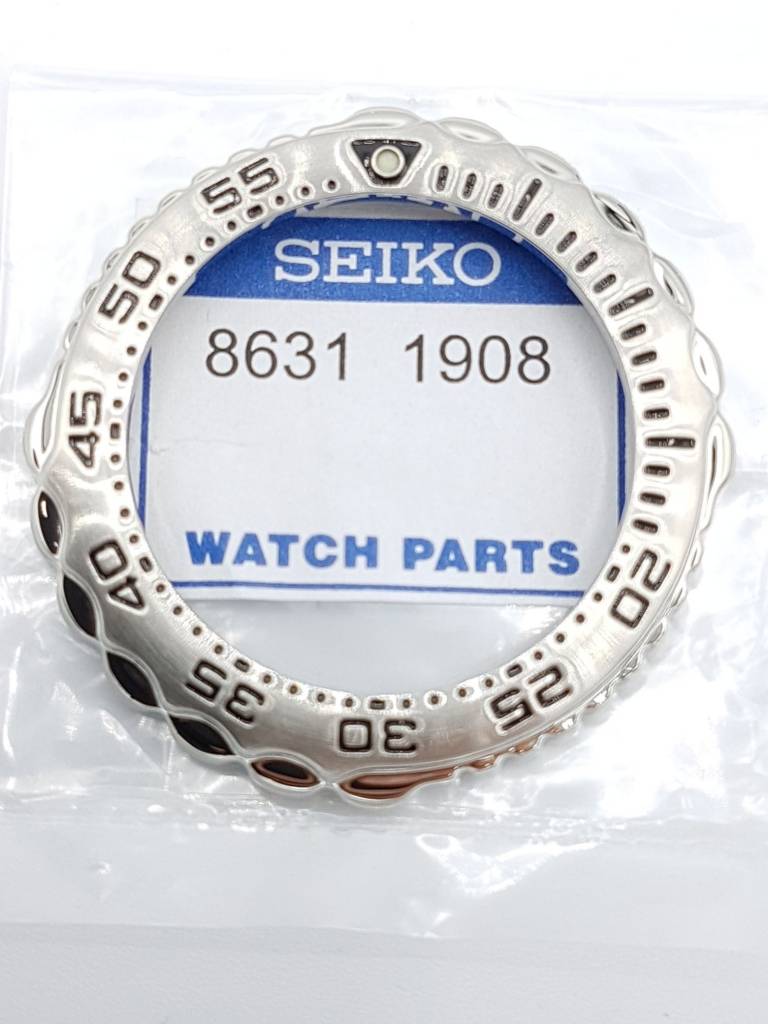 Seiko SHC041P1 / SHC051P9 bezel Quartz Diver - WatchPlaza