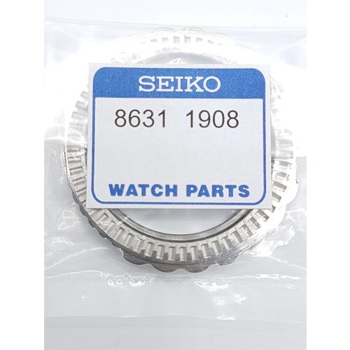 Seiko SHC041P1 / SHC051P9 bisel Quartz Diver - WatchPlaza