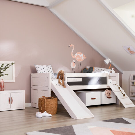 Stylingstips voor een kinderkamer met schuine wanden