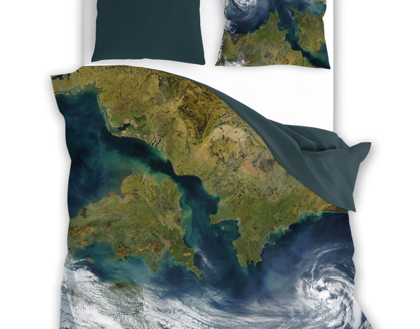 Dekbedovertrek, Earth