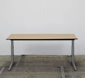 Ahrend Essa Bureau Knop Verstelbaar - Aluminium Onderstel | 160 x 80 cm Ahrend Essa Bureau Knop Verstelbaar - Aluminium Onderstel | 160 x 80 cm