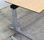 Ahrend Essa Bureau Knop Verstelbaar - Aluminium Onderstel | 160 x 80 cm Ahrend Essa Bureau Knop Verstelbaar - Aluminium Onderstel | 160 x 80 cm