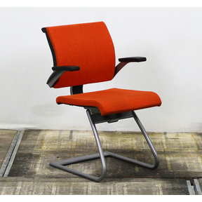 Ahrend 240 Vergaderstoel | Oranje