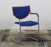 Vergaderstoel Slede Frame Blauw - Chroom Frame Vergaderstoel Slede Frame Blauw - Chroom Frame