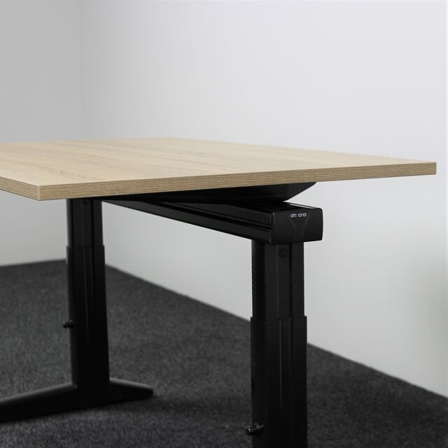 Ahrend Essa Knop Verstelbaar Bureau | 120 x 80 cm Ahrend Essa Knop Verstelbaar Bureau | 120 x 80 cm