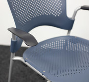 Herman Miller Caper Stoel Met Armleuningen - Blauw