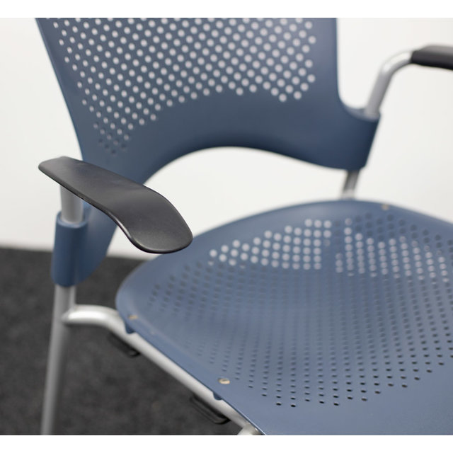 Herman Miller Caper Stoel Met Armleuningen - Blauw