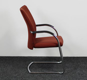 Klöber 742 Stapelbare Vergaderstoel Oranje