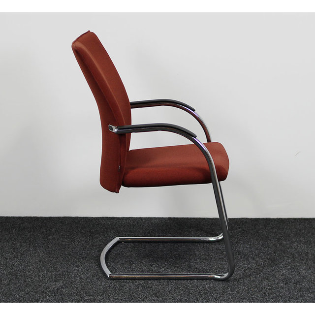 Klöber 742 Stapelbare Vergaderstoel Oranje