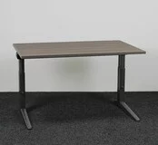 Ahrend Essa Knop Verstelbaar Bureau - Donker Eiken Blad | 120 x 80 cm Ahrend Essa Knop Verstelbaar Bureau - Donker Eiken Blad | 120 x 80 cm