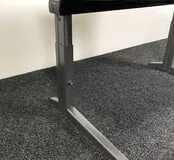 Ahrend Essa Knop Verstelbaar Bureau - Donker Eiken Blad | 120 x 80 cm Ahrend Essa Knop Verstelbaar Bureau - Donker Eiken Blad | 120 x 80 cm