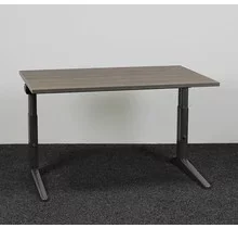 Ahrend Essa Knop Verstelbaar Bureau - Donker Eiken Blad | 140 x 80 cm