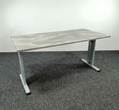 Volker Verstelbaar Bureau - Nieuw Blad Naar Keuze