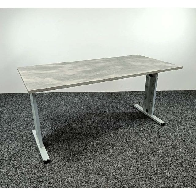 Volker Verstelbaar Bureau - Nieuw Blad Naar Keuze