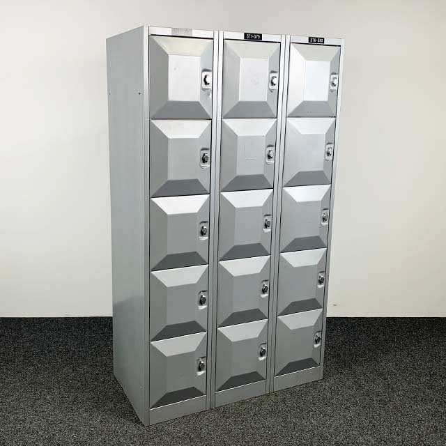 Grijze Lockerkast - 15 Deuren | 193 x 111 x 56 cm Grijze Lockerkast - 15 Deuren | 193 x 111 x 56 cm