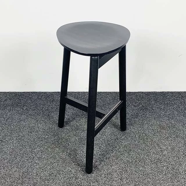 DUM Office Beech Stool Barkruk - Zwart DUM Office Beech Stool Barkruk - Zwart