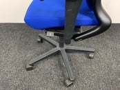 Ahrend 230 Bureaustoel Lage Rug Blauw Nieuw Gestoffeerd Ahrend 230 Bureaustoel Lage Rug Blauw Nieuw Gestoffeerd