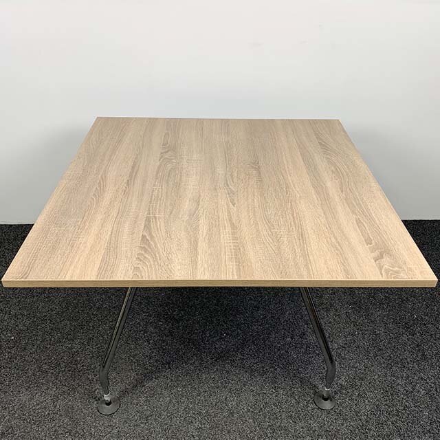 Vitra Ad Hoc Designtafel 110x110 cm Nieuw Midden Eiken Blad Vitra Ad Hoc Designtafel 110x110 cm Nieuw Midden Eiken Blad
