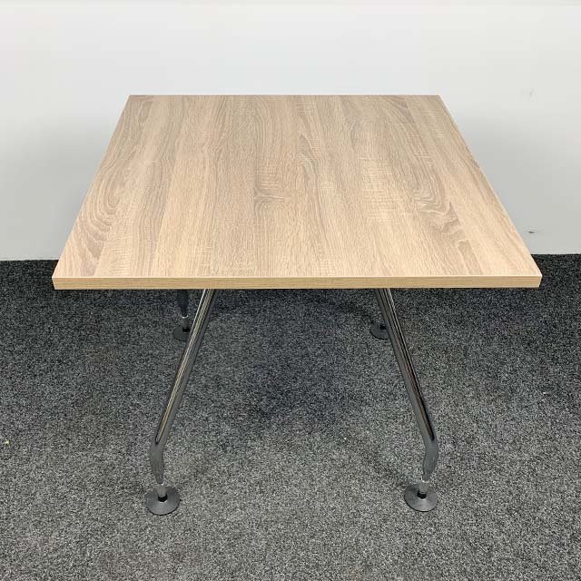 Vitra Ad Hoc Designtafel 80x80 cm Nieuw Midden Eiken Blad Vitra Ad Hoc Designtafel 80x80 cm Nieuw Midden Eiken Blad