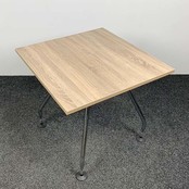 Vitra Ad Hoc Designtafel 80x80 cm Nieuw Midden Eiken Blad Vitra Ad Hoc Designtafel 80x80 cm Nieuw Midden Eiken Blad