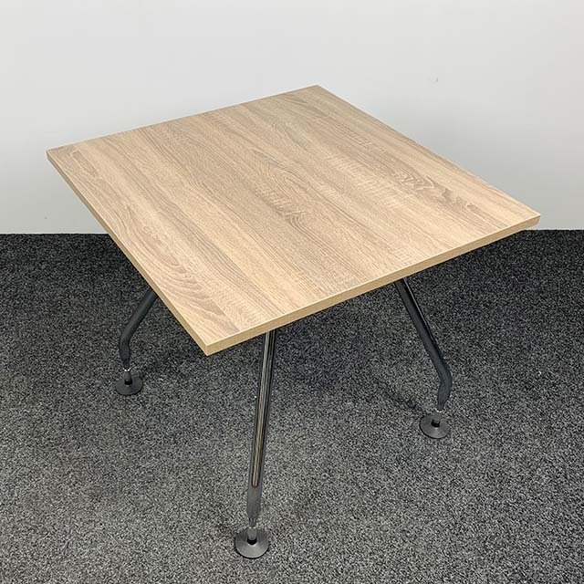 Vitra Ad Hoc Designtafel 80x80 cm Nieuw Midden Eiken Blad Vitra Ad Hoc Designtafel 80x80 cm Nieuw Midden Eiken Blad