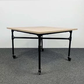 Industriële Tafel - Nieuw Blad | 110 x 110 cm