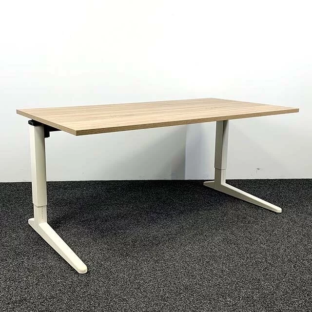 Ahrend Essa Bureau Knop Verstelbaar - Wit Onderstel | 160 x 80 cm Ahrend Essa Bureau Knop Verstelbaar - Wit Onderstel | 160 x 80 cm