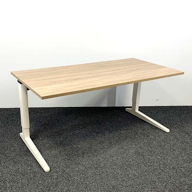 Ahrend Essa Bureau Knop Verstelbaar - Wit Onderstel | 160 x 80 cm Ahrend Essa Bureau Knop Verstelbaar - Wit Onderstel | 160 x 80 cm