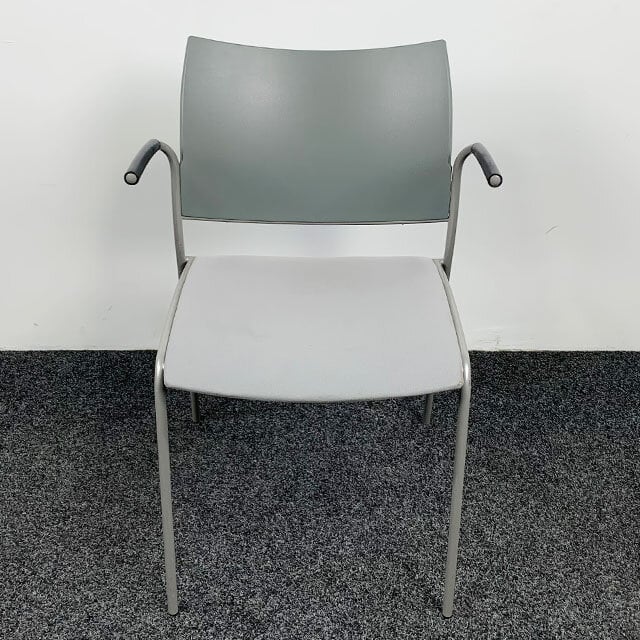 Casala Kantinestoel - Gestoffeerde Lichtgrijze Zitting